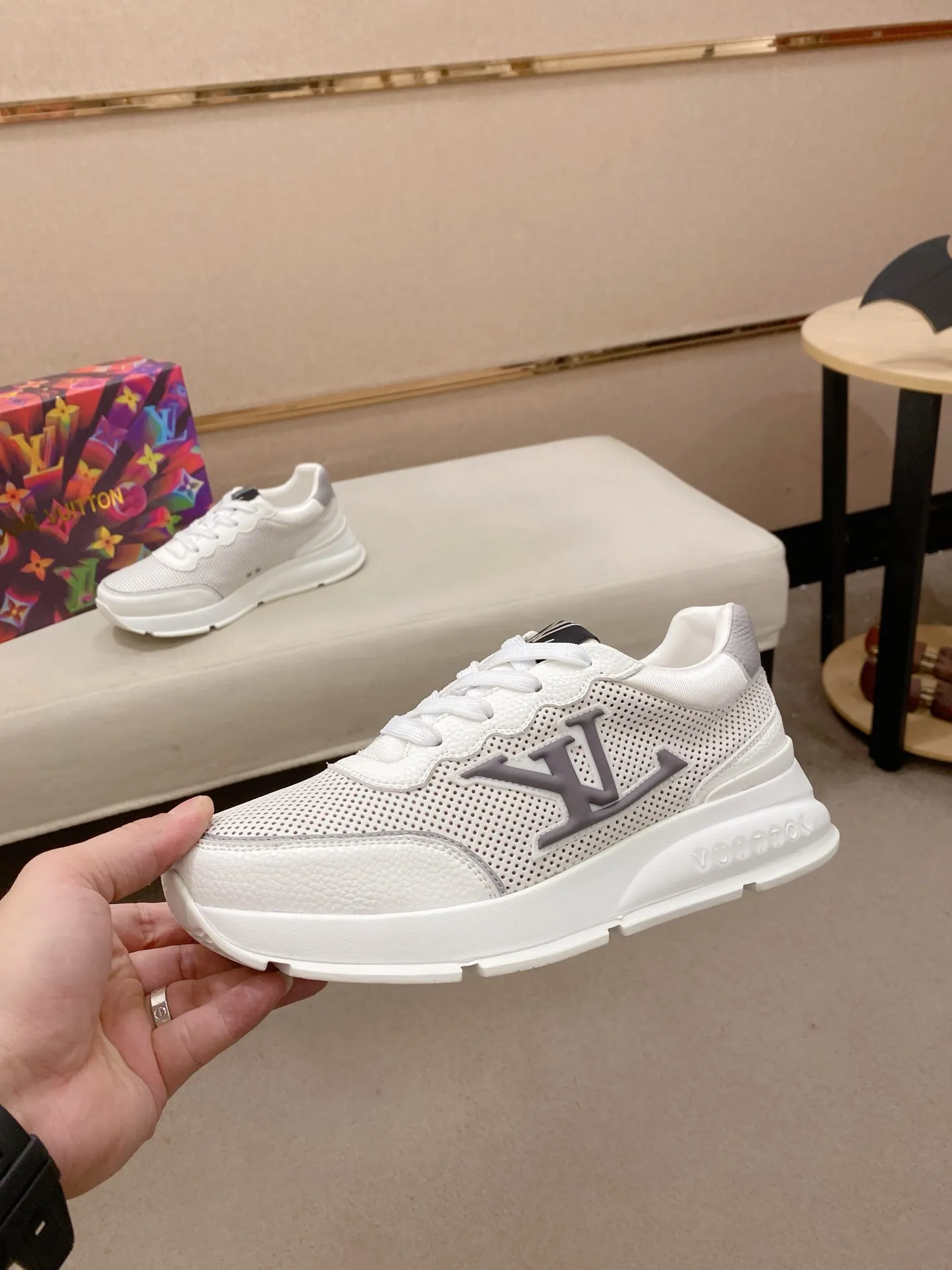 Men's shoes: 442💰🎉🎉LV~Louis Vuitton trendy men's shoes, new shipments, latest matching, the same style as the official website, super high quality, hot sales of the season [strong][strong][strong]Selected first-layer cowhide, comfortable sheepskin lining, original last, comfortable on the foot, wear-resistant rubber outsole, size: 38-44.